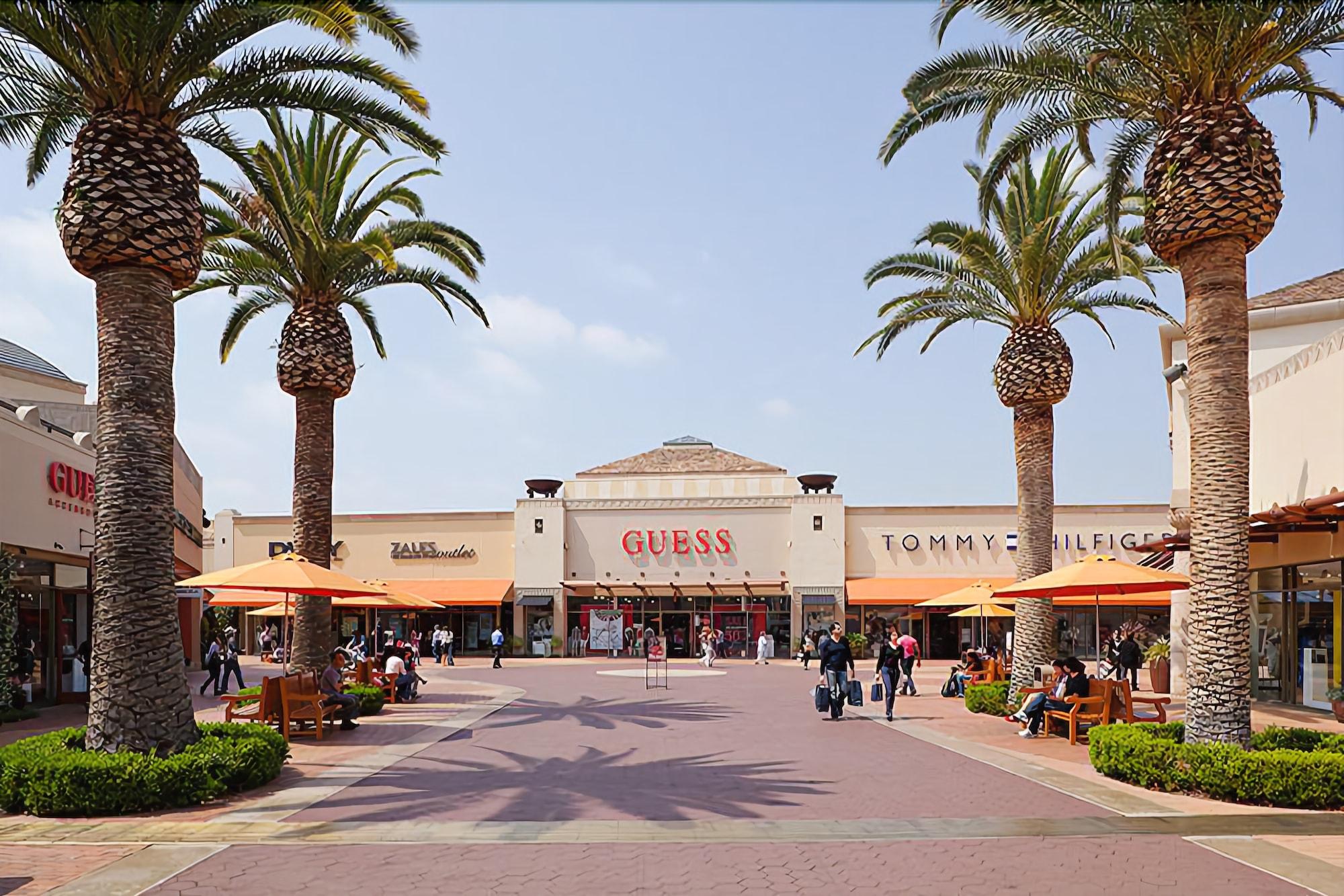 Baymont By Wyndham Monterey Park Hotel Exterior foto