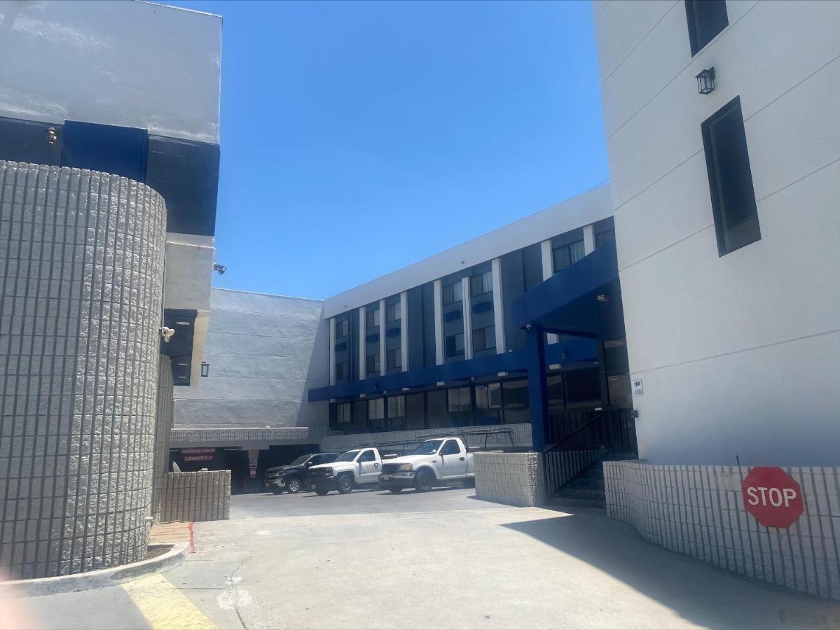 Baymont By Wyndham Monterey Park Hotel Exterior foto